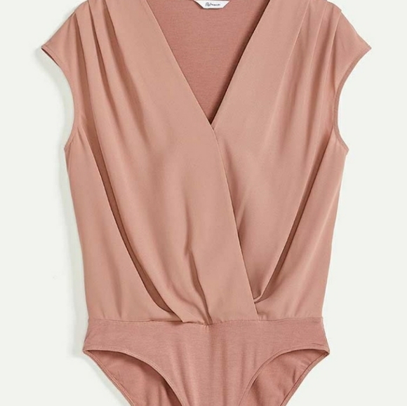 Reitmans Tops - NWT 3x Reitmans Woven shortsleeved bodysuit